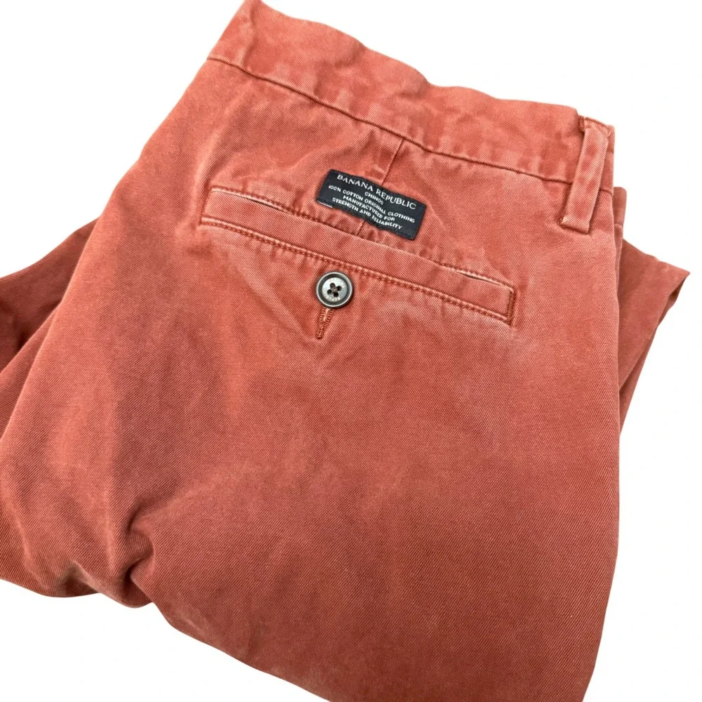 Banana Republic Gavin Chino Mens 32x32 (32x30) Coral Red Cotton Straight Pants